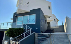 Spacious five bedroom villa in affluent Agios Athanasios 