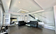 Spacious five bedroom villa in affluent Agios Athanasios 