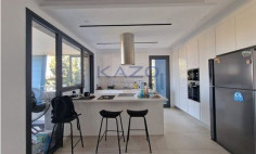 Stylish penthouse apartment with elevator in Columbia 