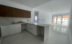 Modern 3-bedroom apartment with pool in Agios Athanasios 
