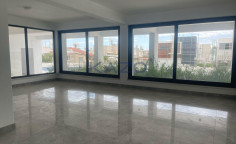 Modern 3-bedroom apartment with pool in Agios Athanasios 