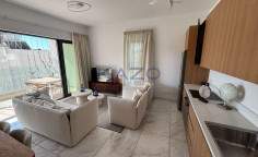 Charming 2 bedroom whole floor apartment with pool in Kato Paphos 