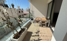 Charming 2 bedroom whole floor apartment with pool in Kato Paphos 