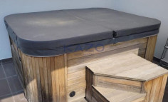Modern fully furnished penthouse with three bedrooms in Neapolis 