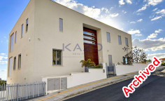 Luxurious villa for sale in Mouttagiaka with pool 