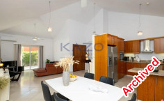 Spacious detached house with pool in Pyrgos 