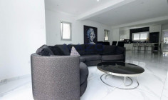 Modern detached house with 185 m2 in Agia Fyla with amazing city view 