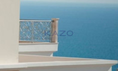 Marvellous four bedroom villa with pool and sea view 