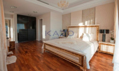 Marvellous four bedroom villa with pool and sea view 