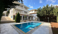 Spacious Mouttagiaka villa with private pool for sale 