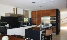 First line three bedroom sea front home with pool 
