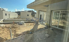 Modern 4 bedroom detached house with pool in Agios Athanasios 