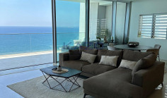 First line spacious 3 bedroom apartment for rent in Neapolis 