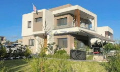 Resale five bedroom villa for sale in Souni area 