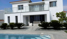 Spacious five bedroom detached house for sale in Parekklisia area 