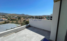 Modern maisonette with 3 bedrooms in lively Pyrgos 
