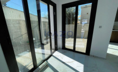 Modern maisonette with 3 bedrooms in lively Pyrgos 