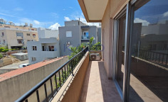 Excellent three bedroom maisonette for sale in Mesa Geitonia area 
