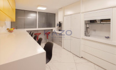 Commercial sea front office for sale in Neapolis 