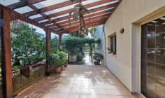 Four bedroom detached resale house for sale in Ekali area 