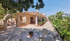 Detached residential resale property in Foinikaria 