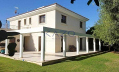 Detached house with garden in Anthoupoli 