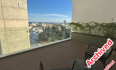 Top floor 225m2 office rent in Columbia center 