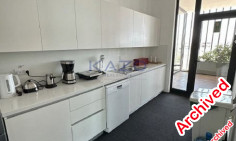 Top floor 225m2 office rent in Columbia center 