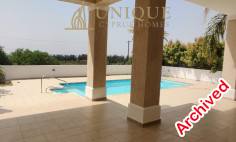 Spacious Empa villa with pool and sea view 