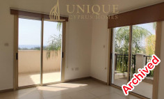 Spacious Empa villa with pool and sea view 