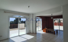 Penthouse apartment with sea view in Kato Paphos 