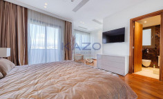 Stunning 3-bedroom apartment with sea view in Mouttagiaka 