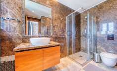 Stunning 3-bedroom apartment with sea view in Mouttagiaka 