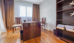 Stunning 3-bedroom apartment with sea view in Mouttagiaka 