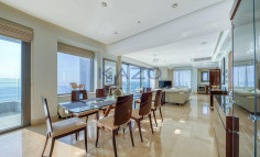 Stunning 3-bedroom apartment with sea view in Mouttagiaka 