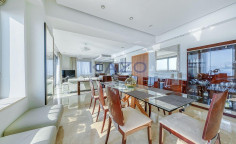 Stunning 3-bedroom apartment with sea view in Mouttagiaka 