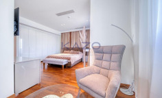 Stunning 3-bedroom apartment with sea view in Mouttagiaka 