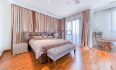 Stunning 3-bedroom apartment with sea view in Mouttagiaka 