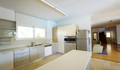 6 bedroom house to rent in Makedonitissa