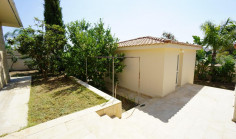 6 bedroom house to rent in Makedonitissa