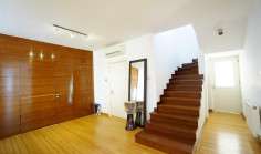 6 bedroom house to rent in Makedonitissa