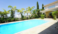 6 bedroom house to rent in Makedonitissa
