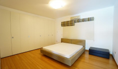 6 bedroom house to rent in Makedonitissa