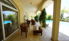6 bedroom house to rent in Makedonitissa