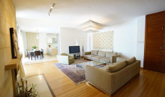 6 bedroom house to rent in Makedonitissa