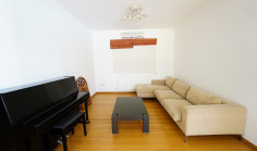 6 bedroom house to rent in Makedonitissa
