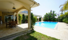 6 bedroom house to rent in Makedonitissa