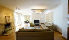 6 bedroom house to rent in Makedonitissa