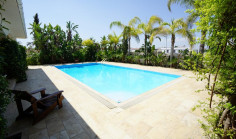 6 bedroom house to rent in Makedonitissa