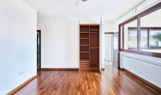 6 bedrooms house for sale in Strovolos